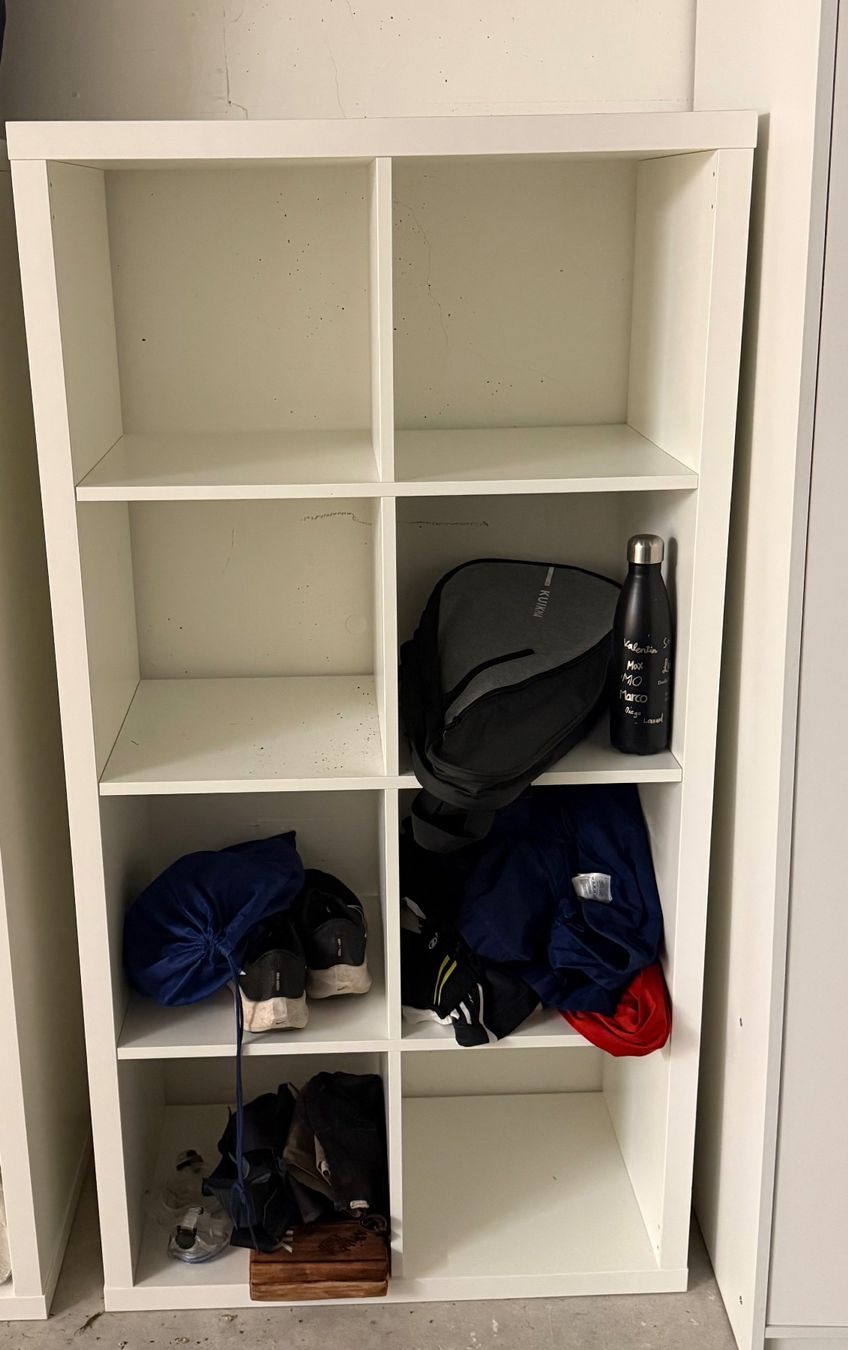 Ikea Regale: Regal Kallax weiss IKEA – Gebraucht aus Zürich von ann_5jfx
