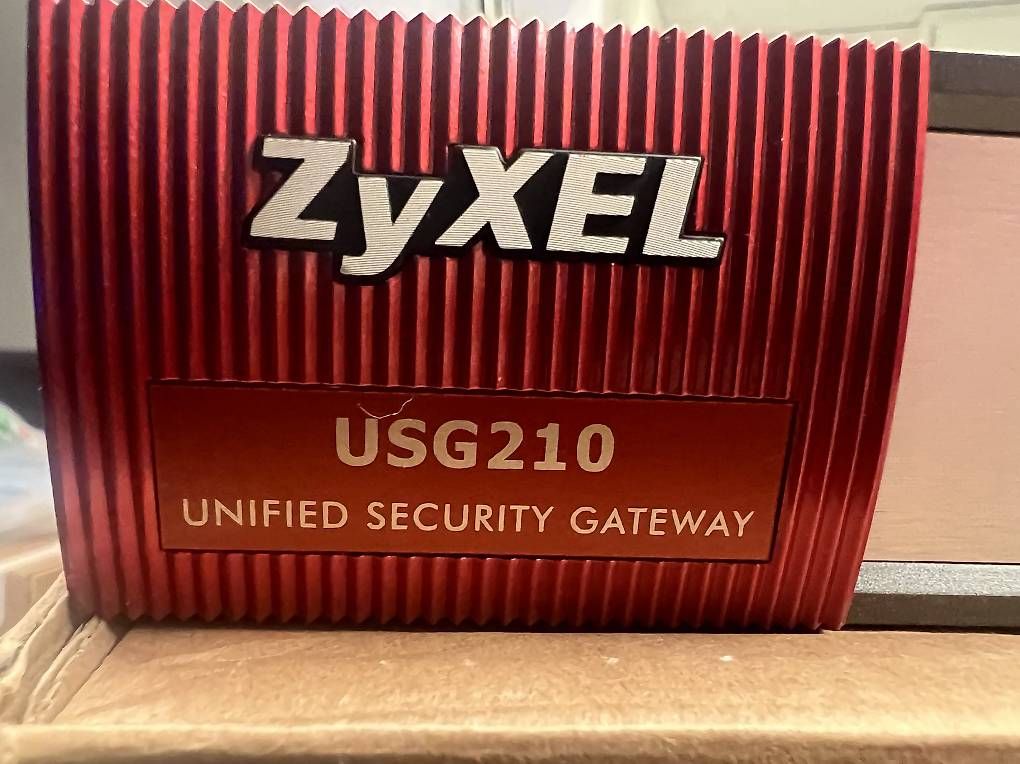 Zyxel Firewall: USG 210 ZyXEL Firewall – Gebraucht aus Bülach von Buymike8
