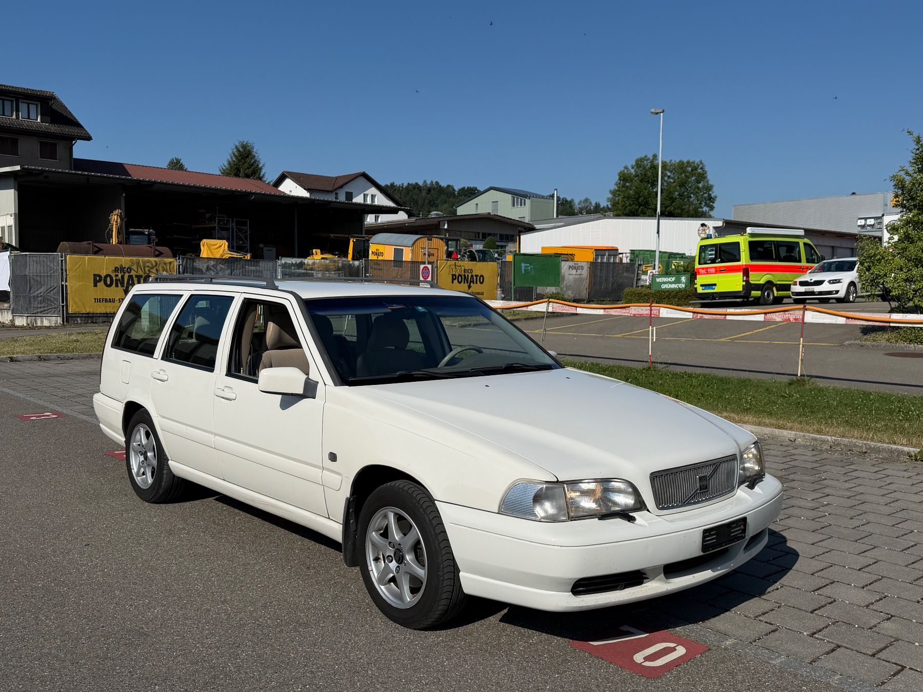 Volvo Automobili: Volvo V70 Handschalter – Usato da Siebnen venduto da ste_5pql