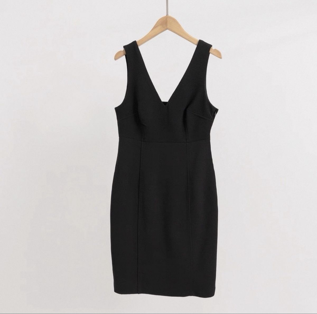 Kleider: klassisches schwarzes Kleid – Neu und originalverpackt aus Veyras von ValClasse 2
