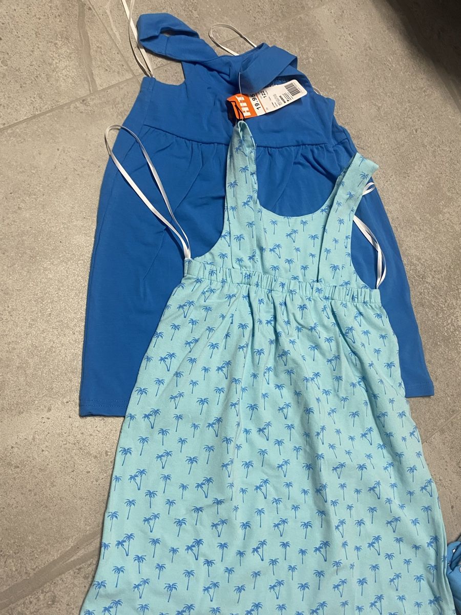 Vestiti & Gonne: Lot de 2 robes été 122 neuf – Nuovo (secondo la descrizione) da Salvenach venduto da gwenwywar 1