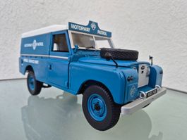 Land Rover Service Wagen von Universal Hobbies.1:18