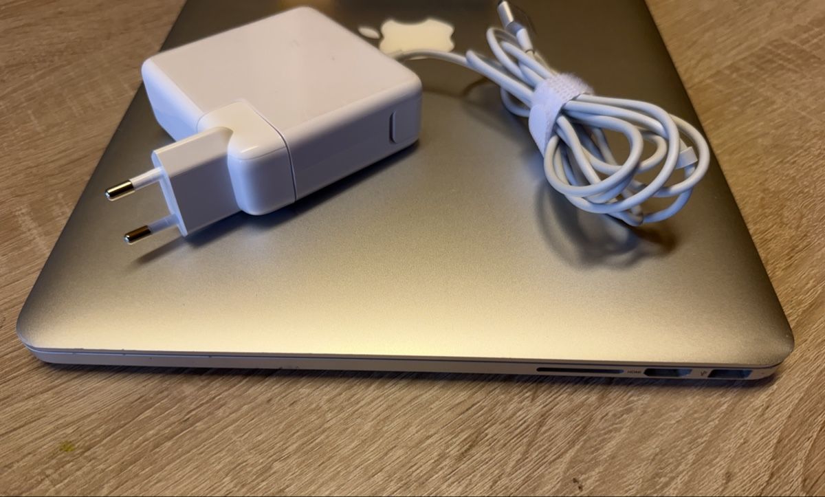 Apple Notebooks: MacBook Pro 15 inch – Gebraucht aus Dulliken von Erfolgreich05 4