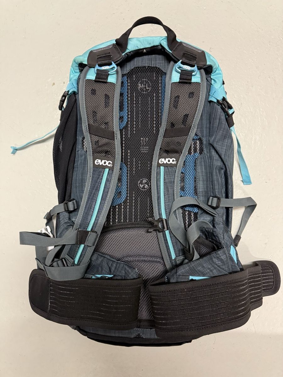 Evoc Zaini: Evoc Explorer Pro 30l  – Nuovo (secondo la descrizione) da Gerolfingen venduto da Tiguan2011 1