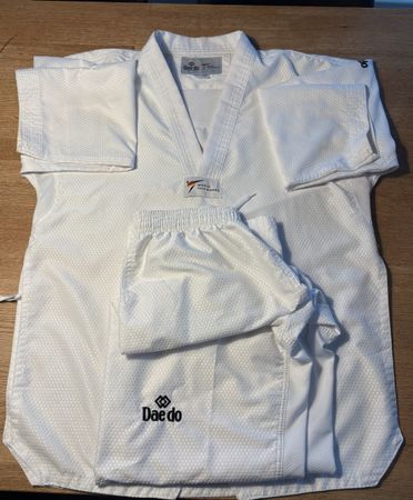 Taekwondo Anzug Daedo Grösse 4 (170cm) guter Zustand