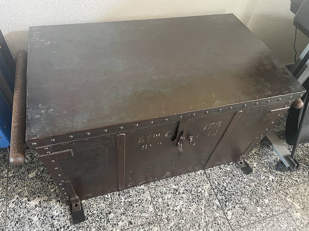 Cassapanche: Truhe – Usato da Neukirch (Egnach) venduto da metall86 1