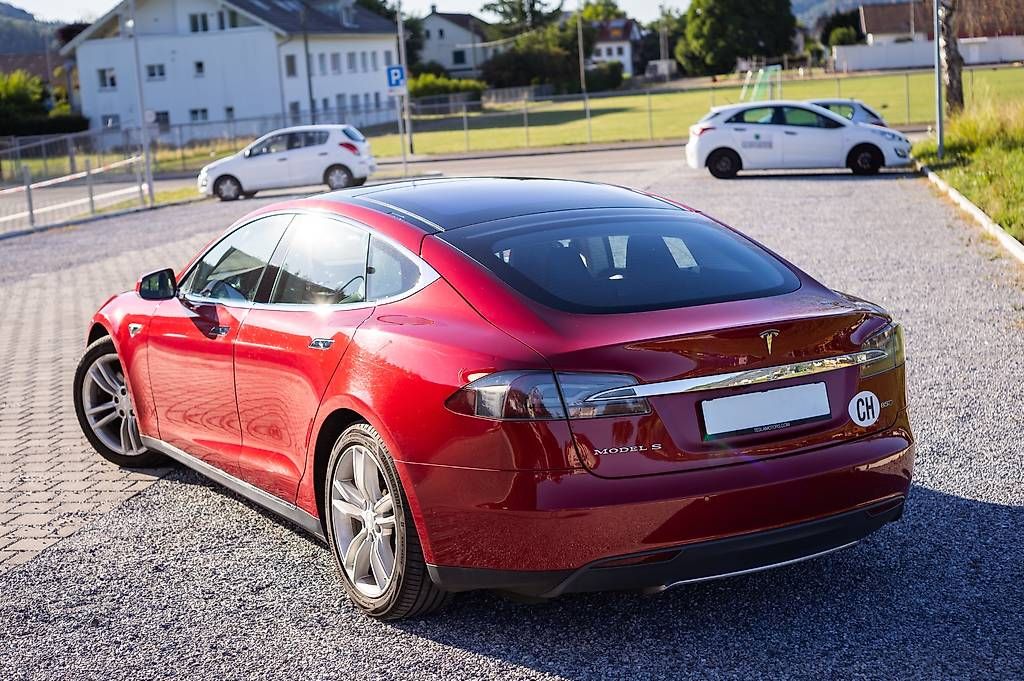 Tesla Autos: Tesla Model S 85D mit free Supercharging – D'occasion à Rümlang par saaji_t 1