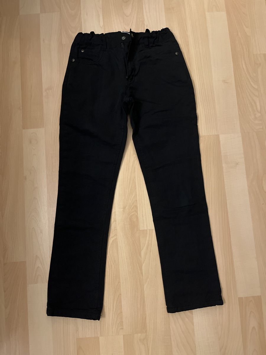 Vertbaudet Hosen: Vertbaudet Black Pants, 10 Years, 140cm, Boys – Gebraucht aus Emmenbrücke von vic_nx9v