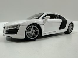 Audi R8 1:18, weiss, MAISTO