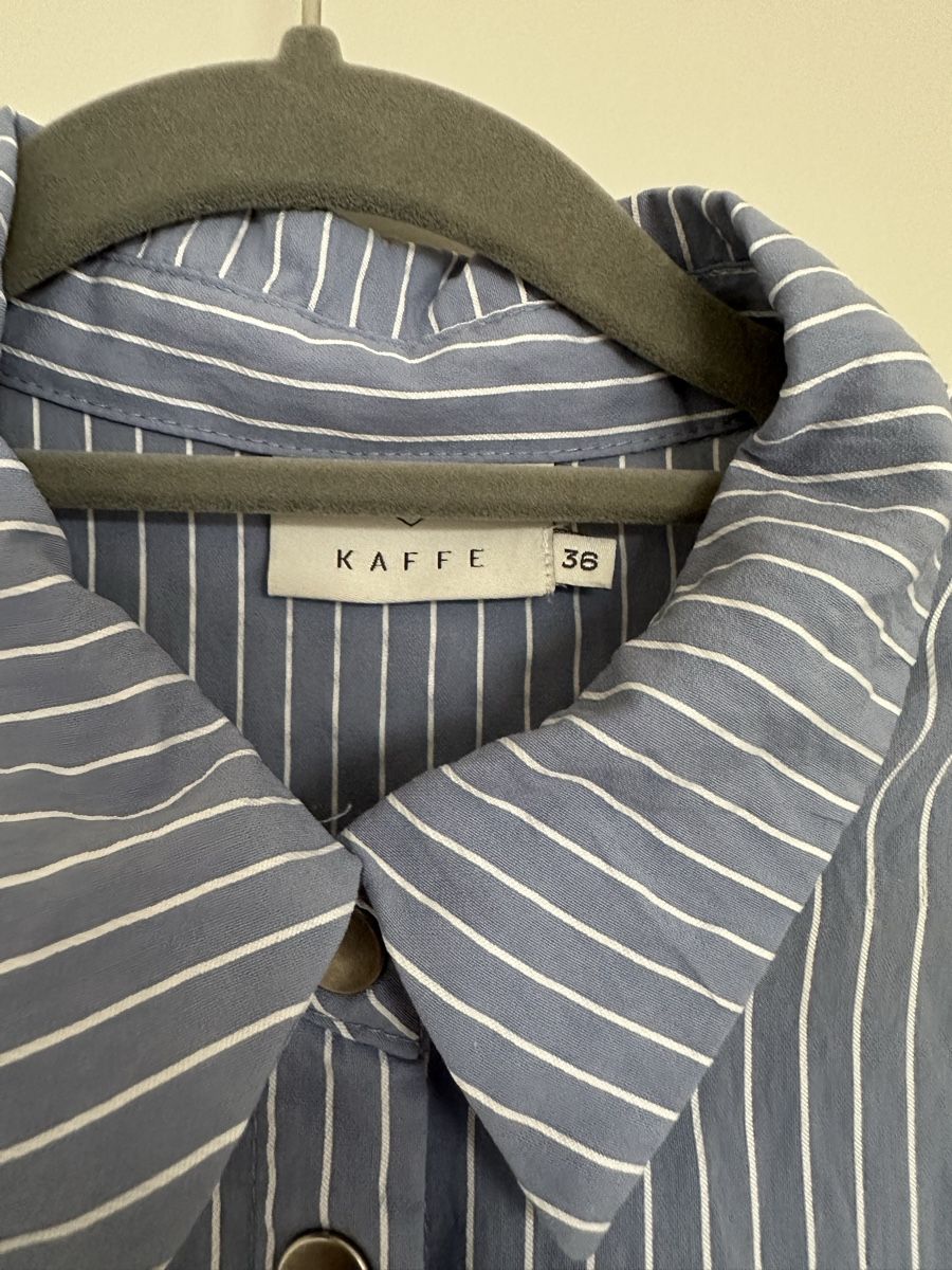 Vestiti: Kaffe Hemdbluse / Kleid Gr. 36, blau-weiss gestreift – Usato da Basel venduto da Val_8xhs 2