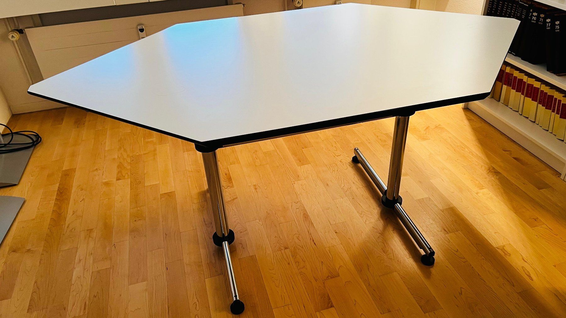 USM Tavoli: USM Kitos rhombus Tisch – Usato da Lostorf venduto da business888 1