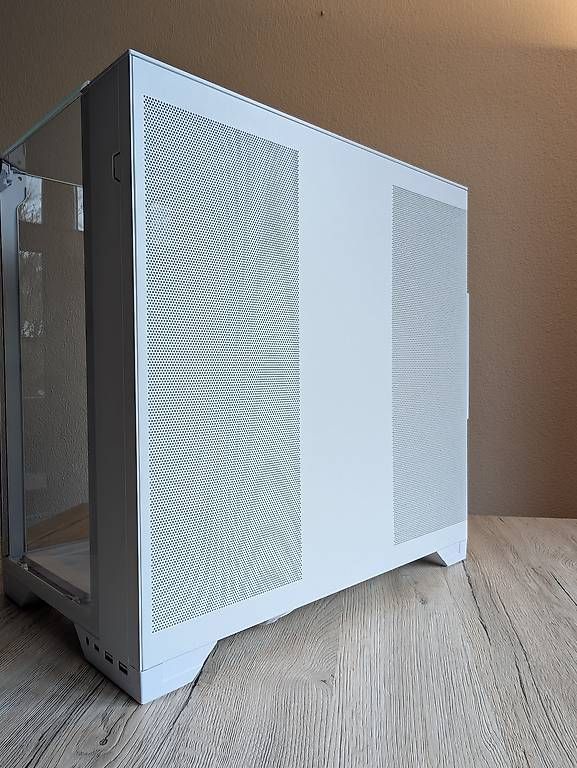 PCs: White Gaming PC – Gebraucht aus Neirivue von SamLook 2