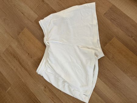 Helle, weisse Sommer-Shorts von H&M, Grösse L, neu!