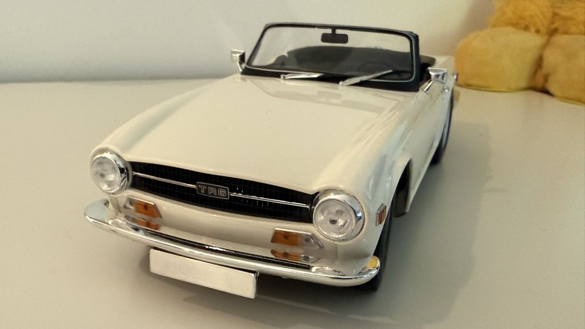 Triumph Modellini d'auto: Triumph TR6 Cabrio, Neu, sehr schwer. – Nuovo (secondo la descrizione) da Basel venduto da Zomeg 7
