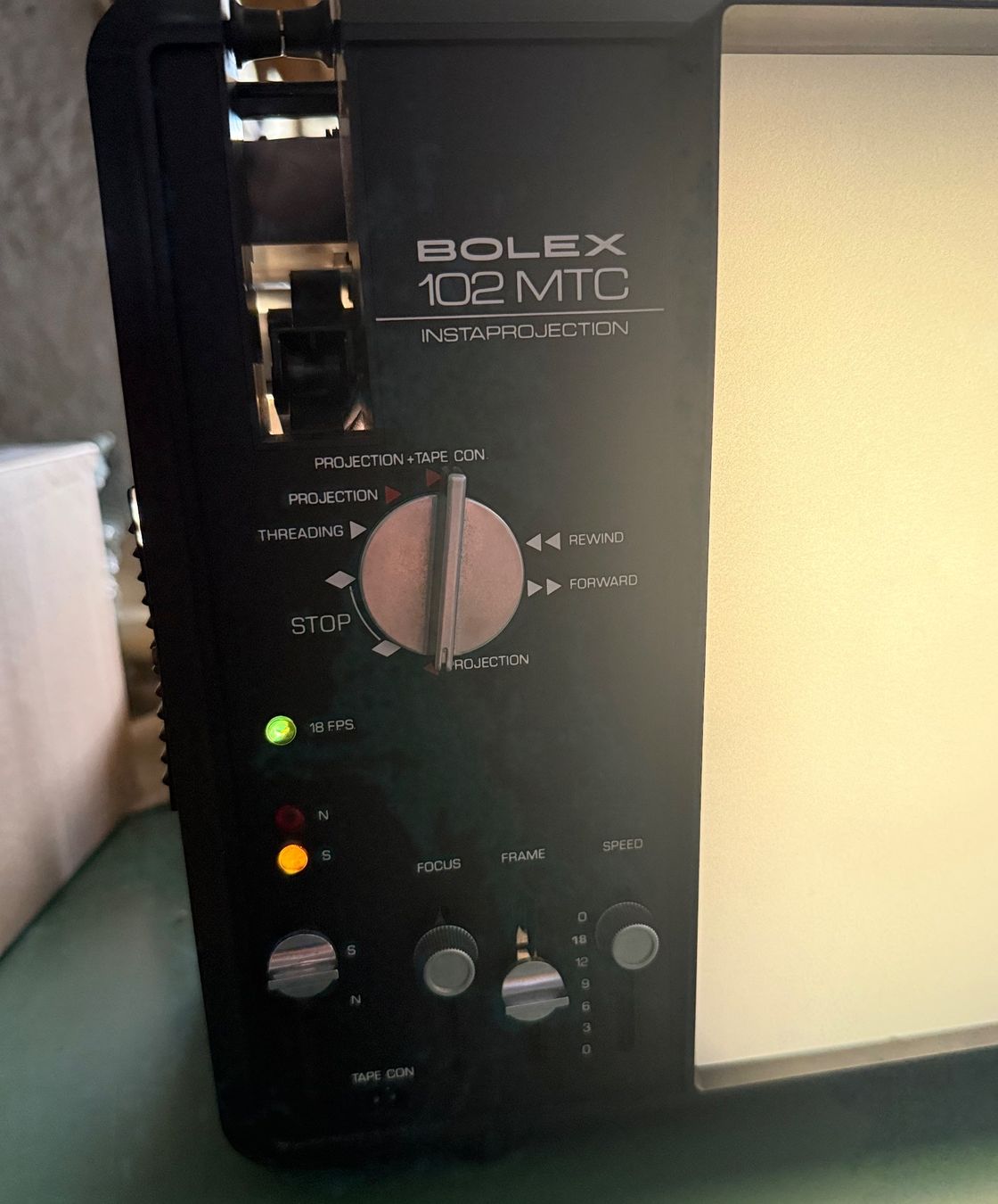 Bolex Videoprojektoren: Projecteur Bolex 102 MTC – Gebraucht aus Denges von peumens 2