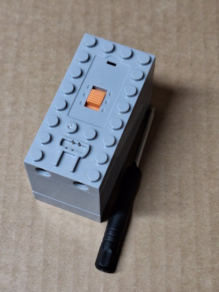 Kit di costruzioni: MOC Klemmbaustein - Batteriebox mit Schraubendreher – Nuovo (secondo la descrizione) da Sisseln AG venduto da murmi83