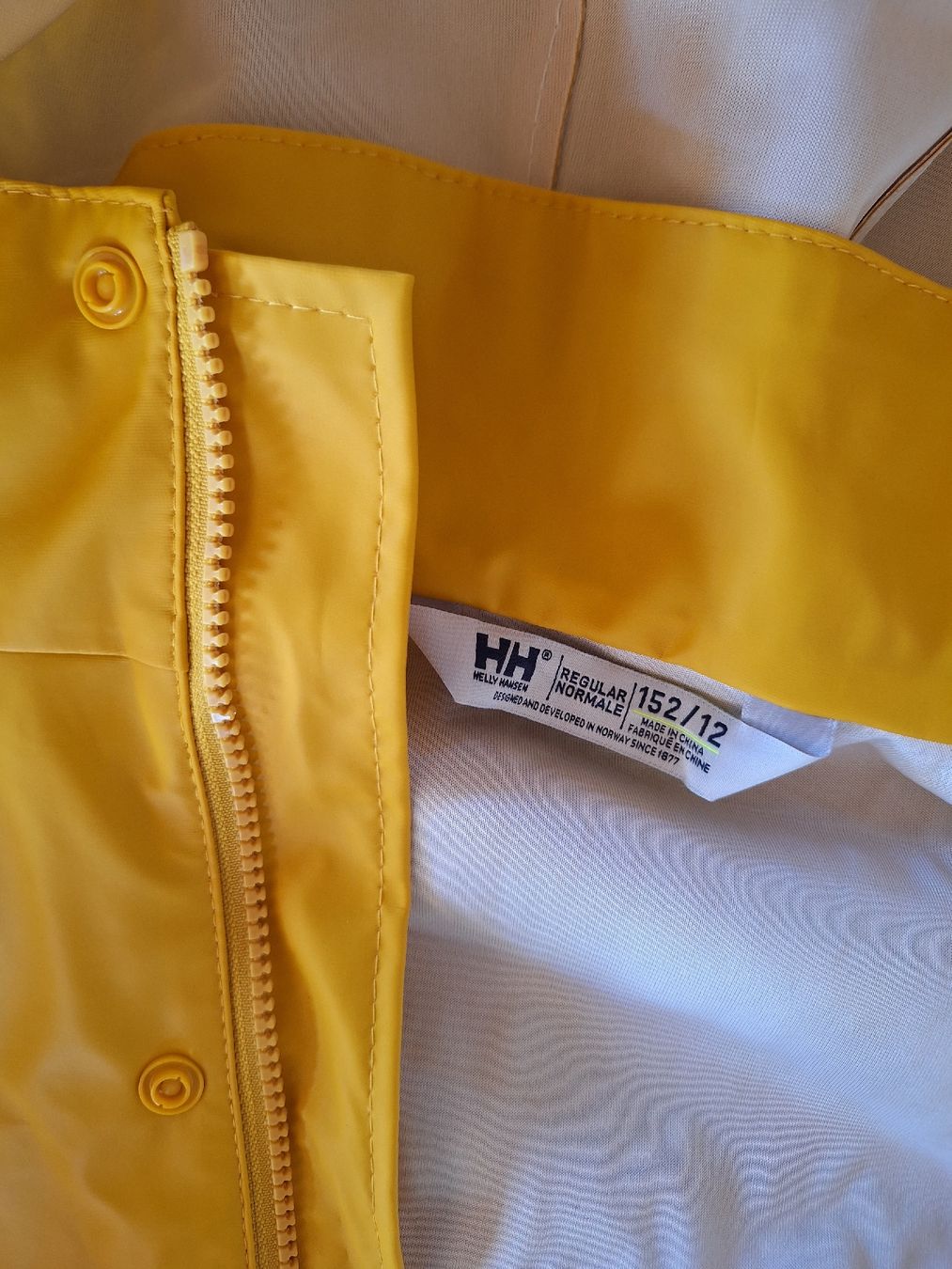 Helly Hansen Giacche: Helly Hanson Regenjacke 152 – Usato da Bern venduto da zizzerzazzer 1