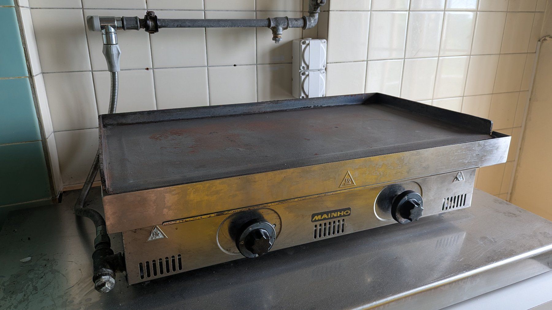 Herde: professionelle Kochplatte MAINHO Gas – Gebraucht aus Biel/Bienne von Zbindi