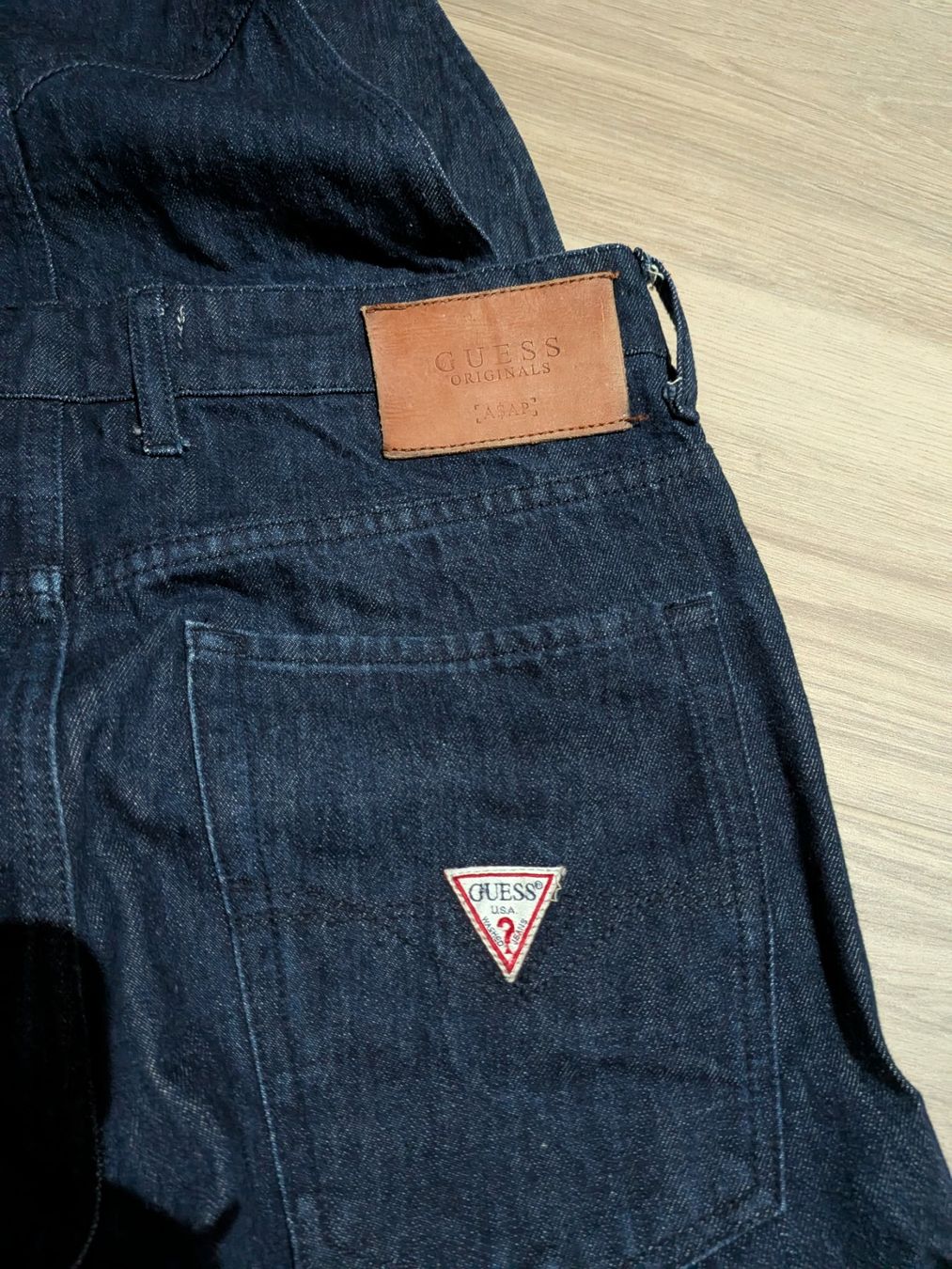 Guess Jeans: Jean Guess x A$AP Rocky. – Gebraucht aus Epalinges von nsh_t58w 7