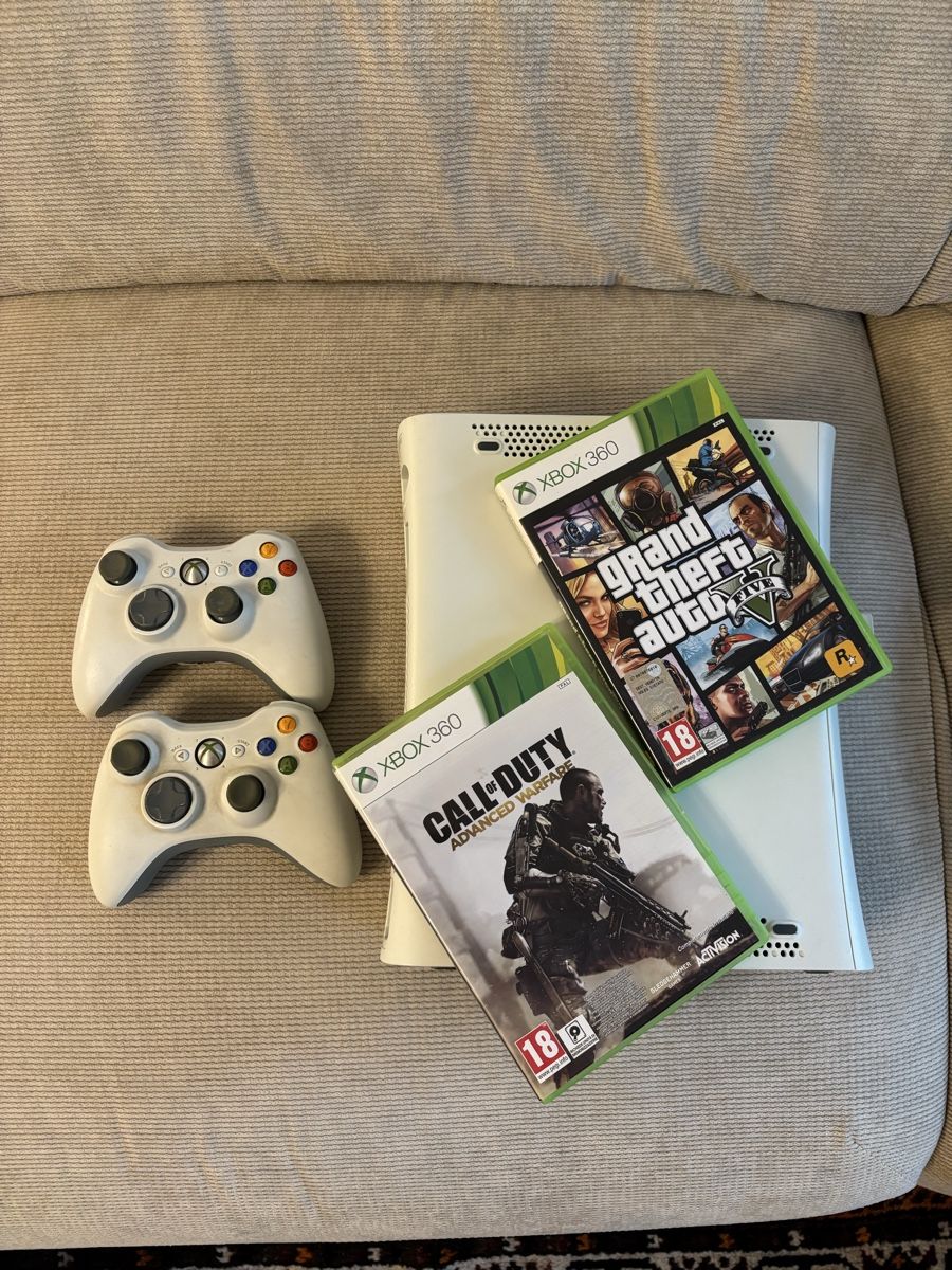 Microsoft Konsolen: Xbox 360 Arcade con 2 controller e 2 giochi usata, ben tenut – Gebraucht aus Zürich von tom_9gsk
