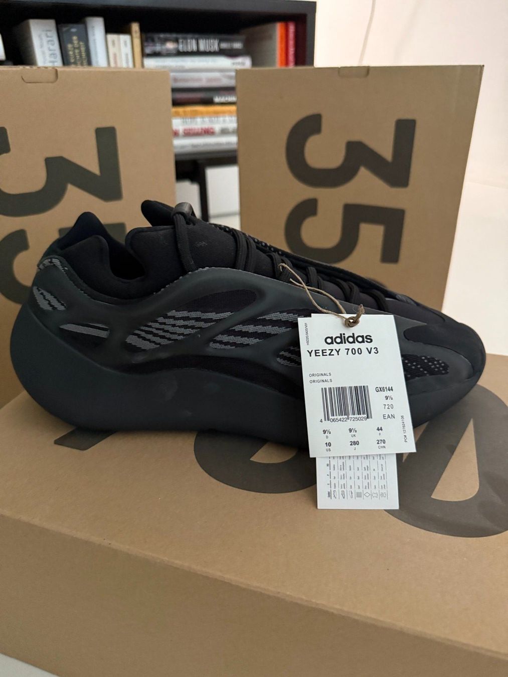 Adidas Herrenschuhe: YEEZY BOOST 700 GR. 44 – Neu und originalverpackt aus BAAR von penalti1000