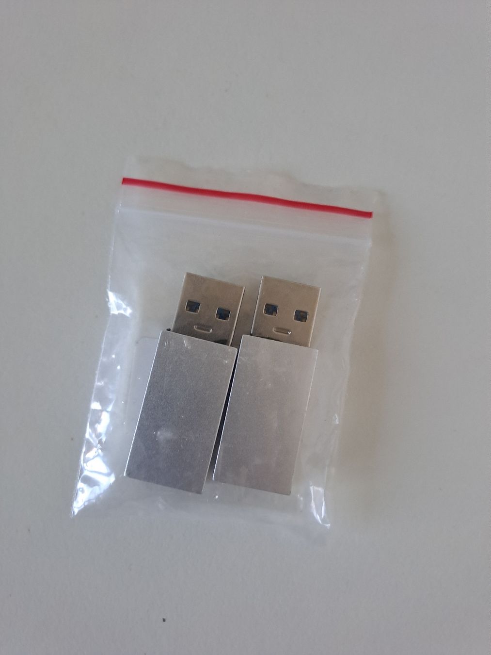 USB Sticks: USB auf USB Datenblocker – Neuf avec emballage d'origine à Rothenburg par 123odermatt