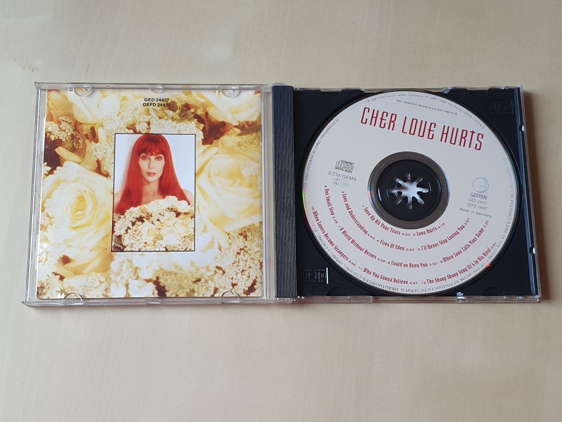 CDs: Cher Love Hurts – D'occasion à Stansstad par collectorsshop 2
