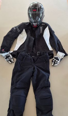 Motorradbekleidung IXS Dame L Jacke Hose Helm Handschuh