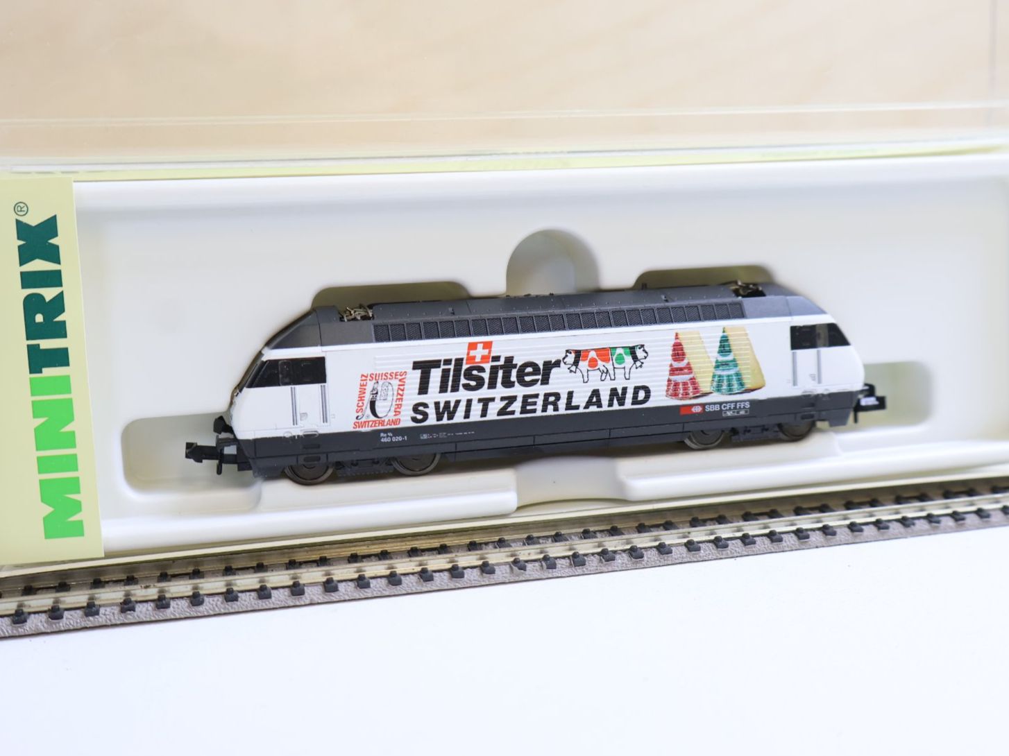 Trix Trains électriques: Minitrix SBB Re 460 E-Lok "Tilsiter" 12692 – D'occasion à Winterthur par Monstera
