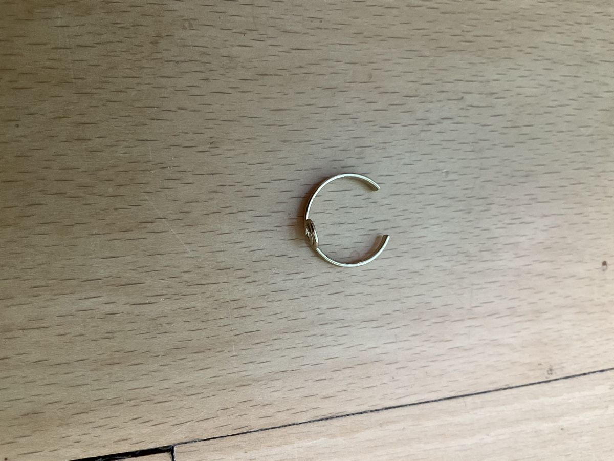Anelli: Offener Ring silberfarben mit kleiner Spirale kaum gebraucht – Nuovo (secondo la descrizione) da Schaffhausen venduto da s.ehrb 1