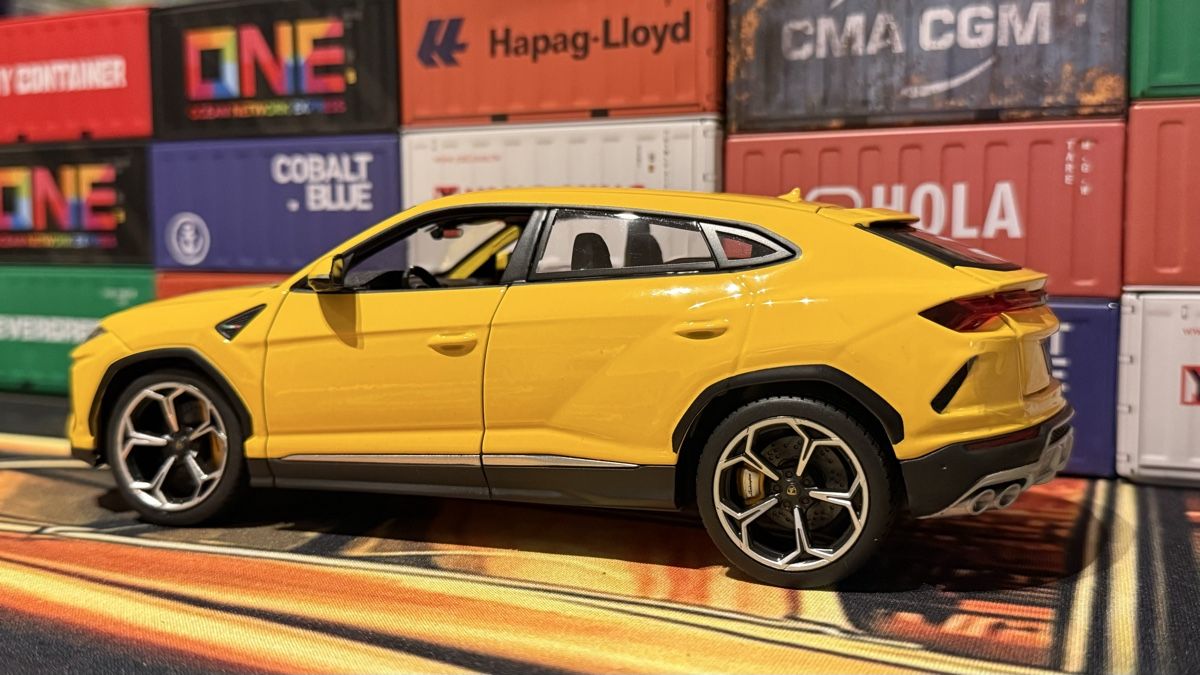 Lamborghini Modellautos: Lamborghini Urus 1:18 – Gebraucht aus Basel von Zomeg 6