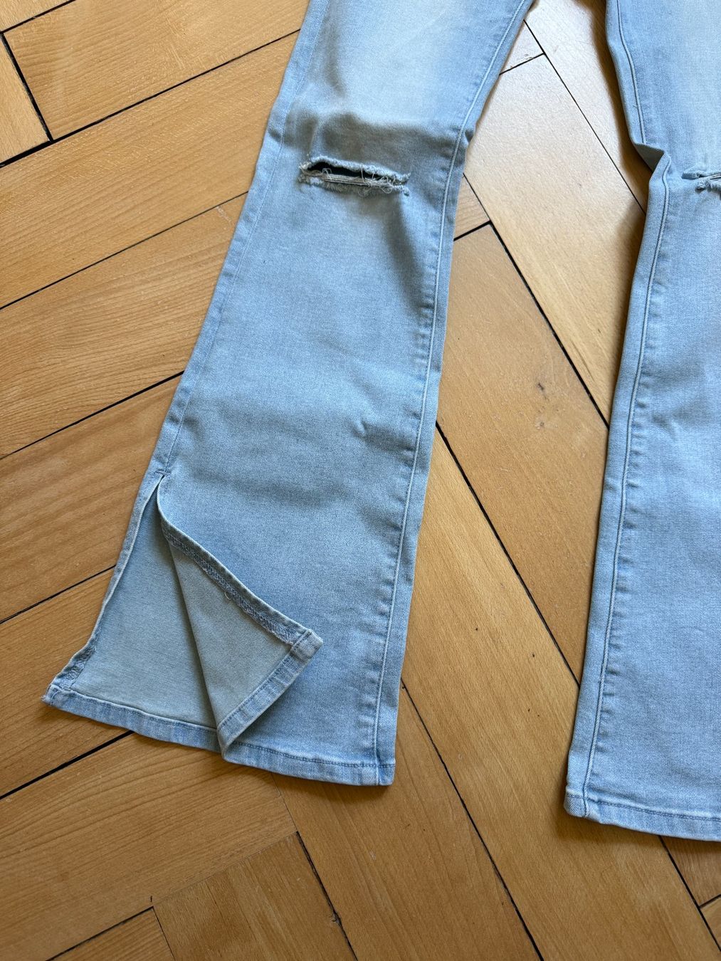 Shein Jeans: Flared Jeans hellblau XS – D'occasion à Zürich par Diazaio 1