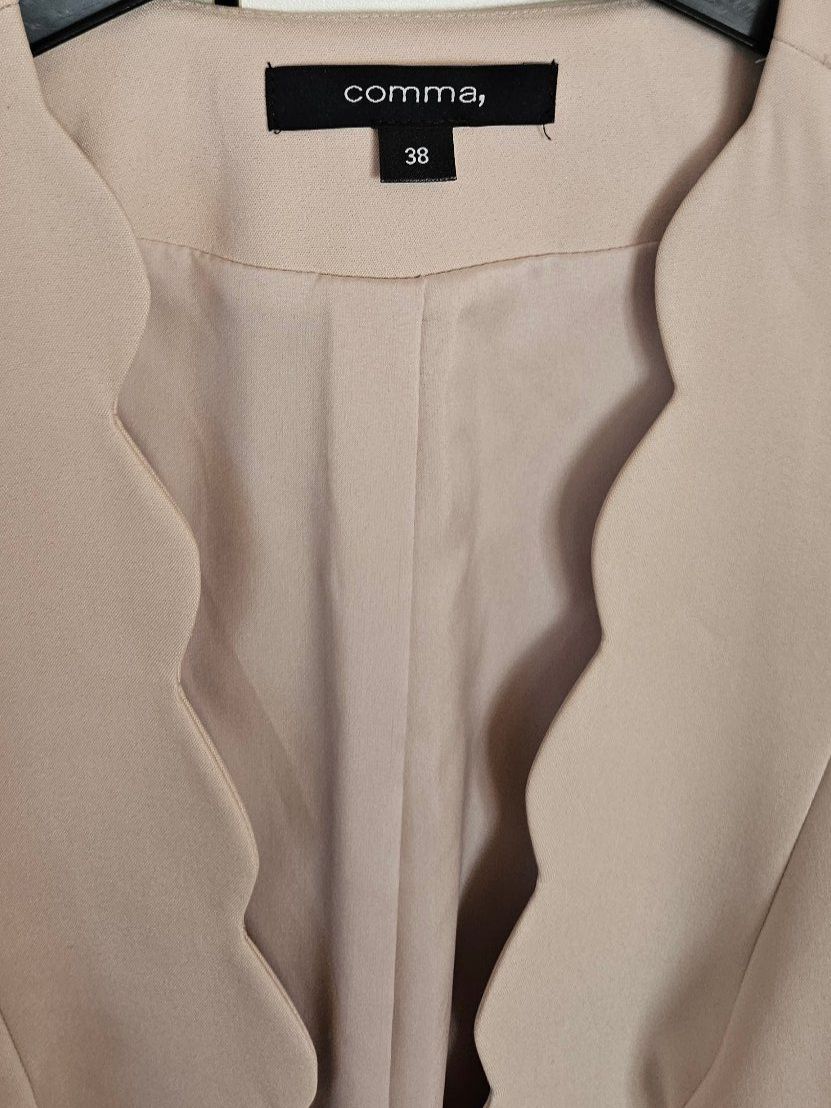 Comma Bolero: comma, pique bolero blazer mit bogenkante – Nuovo (secondo la descrizione) da Illnau venduto da Sibello 2