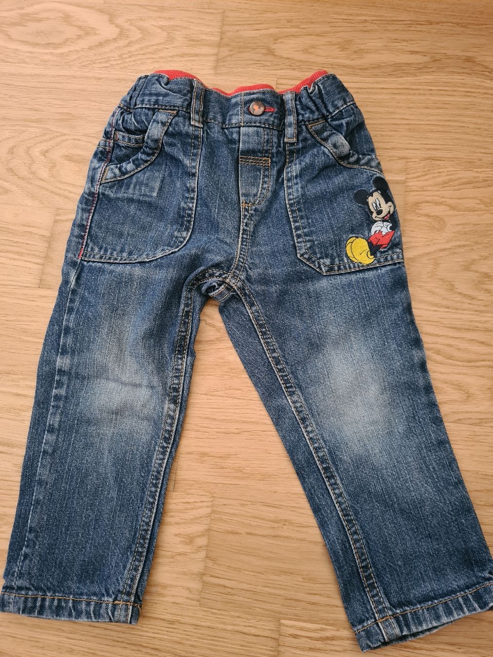 C&A Pantalons: Jeans Kinder Grösse 86 Mickey Mouse  – D'occasion à Horw par Mirii91