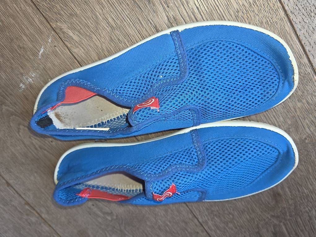 Scarpe da uomo: Chaussures d'eau - pointure 36-37 – Usato da Chemin venduto da Sophiepittier