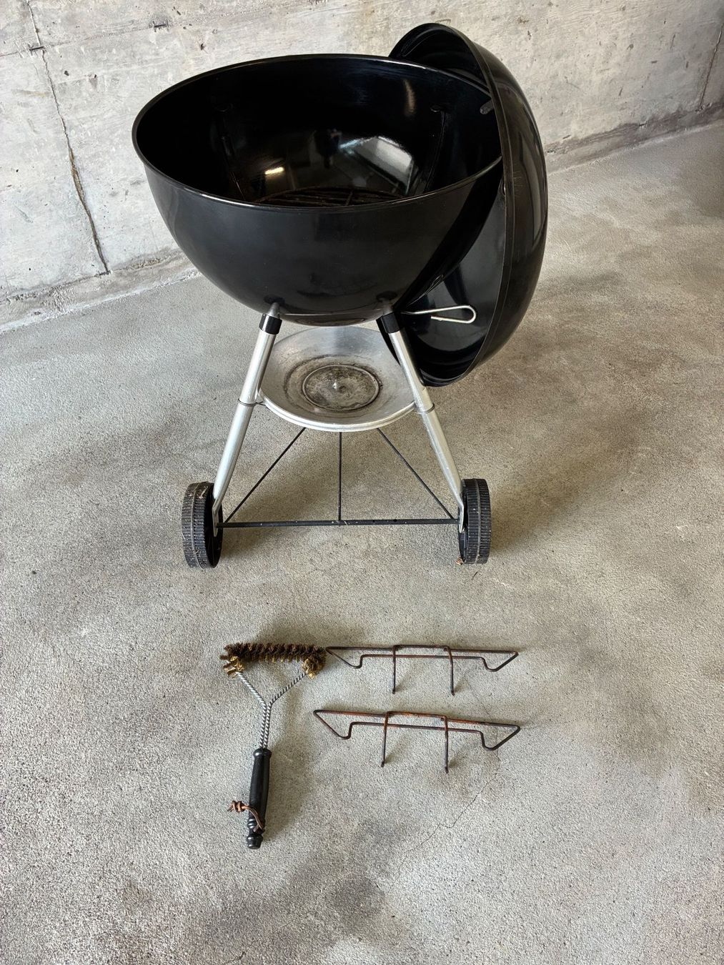 Weber Griglie: Weber Holzkohle Kugelgrill 47 cm – Usato da Wohlen AG venduto da Robballantine 1