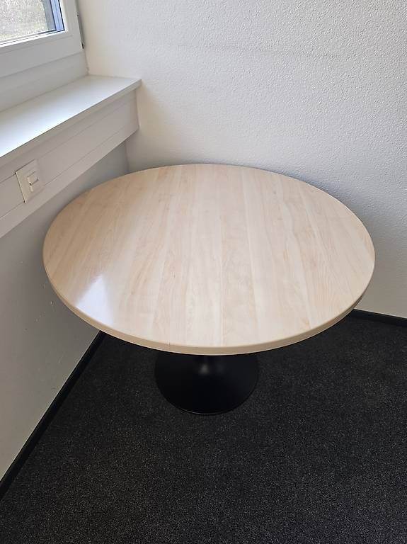 Tavoli: Runder Tisch, durchmesser 1meter, höhe 75 cm – Usato da Menziken venduto da Nazli27