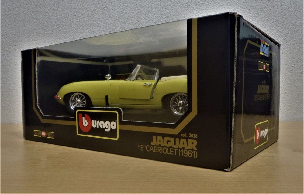 1:18 Burago Jaguar "E" Cabriolet (1963) 2