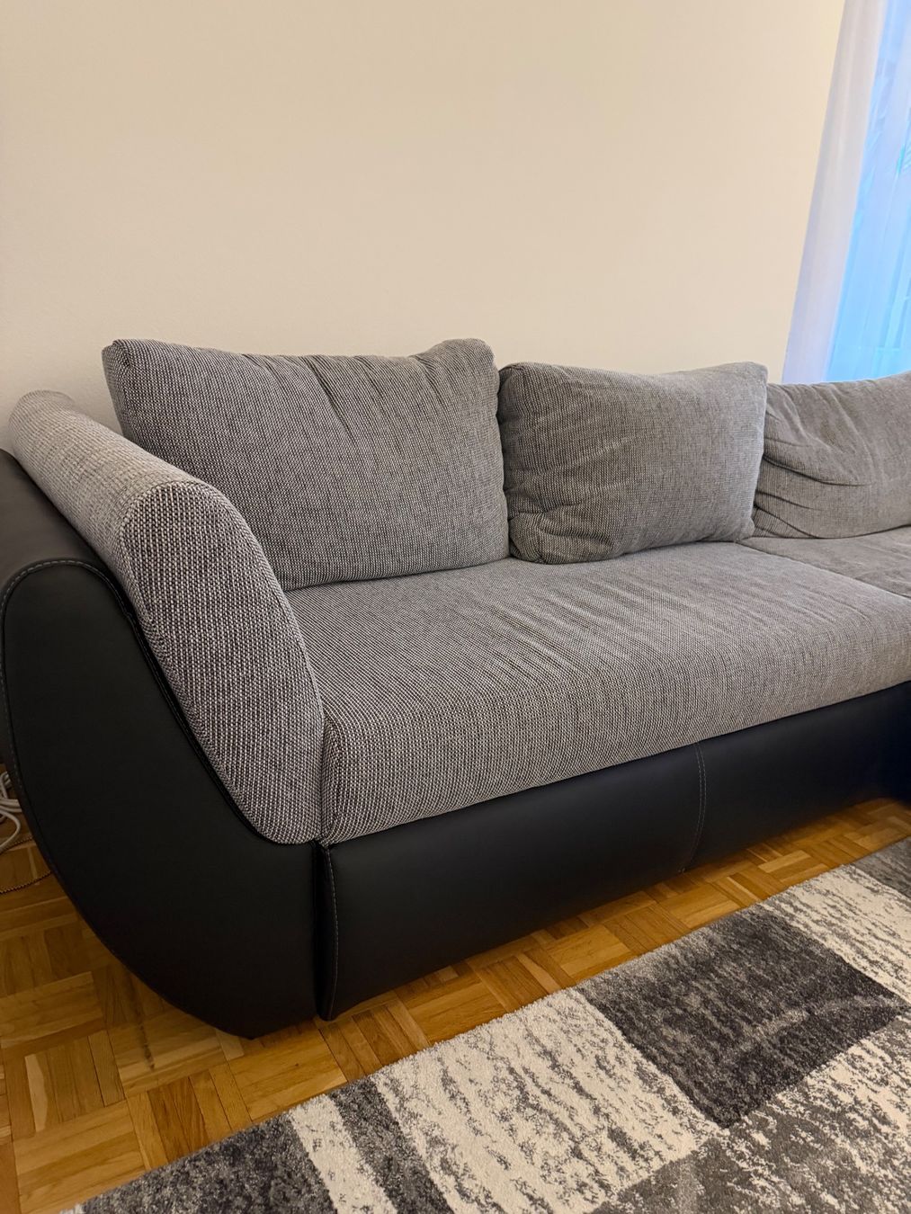Sofas: Ecksofa Stoff schwarz grau guter Zustand – D'occasion à Dietlikon par aisma 3