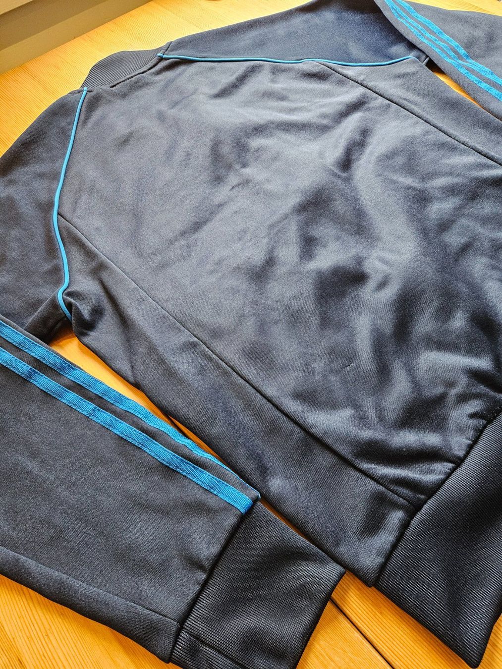 Adidas Giacche: Jacke adidas Grösse S retro – Usato da Hägglingen venduto da United-Village-Trade 6