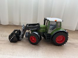 Bruder Fendt Traktor mit Frontlader