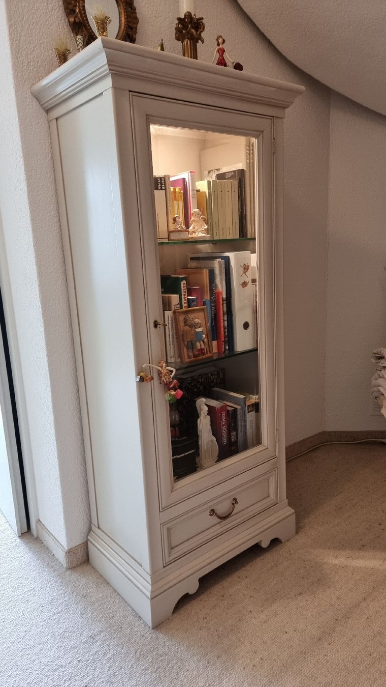 Vetrine: Vitrinen Schrank weiss mit Glasfront und Schublade – Usato da Twann venduto da MW51 1