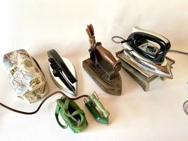 4 antike elektrische Bügeleisen, Sammlung