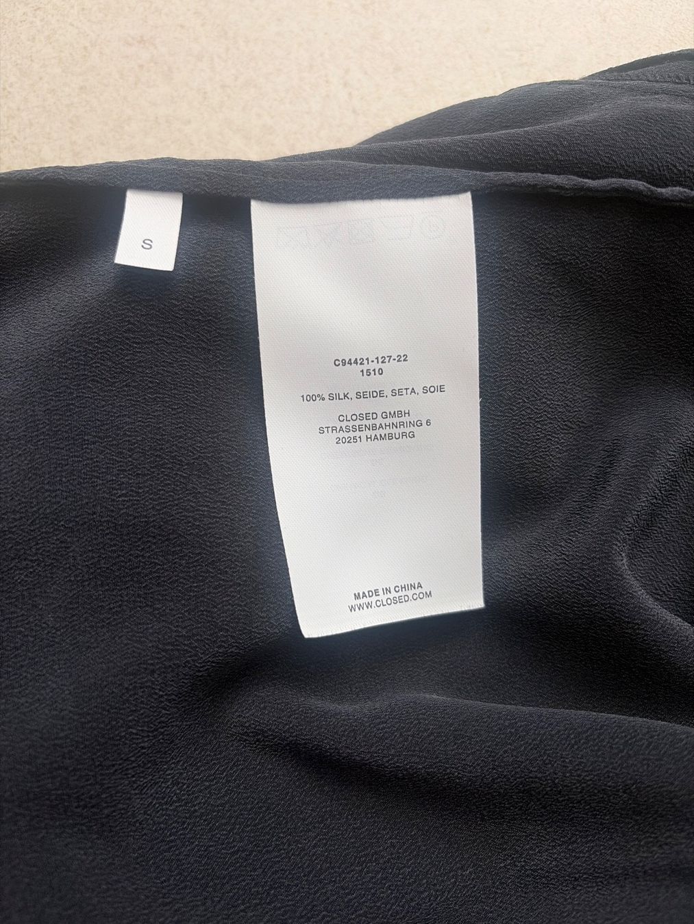 Closed Top: Closed Seidenbluse Top 100% Seide Gr. S-M Dunkelblau – Nuovo (secondo la descrizione) da Wallisellen venduto da Lan_82sz 5