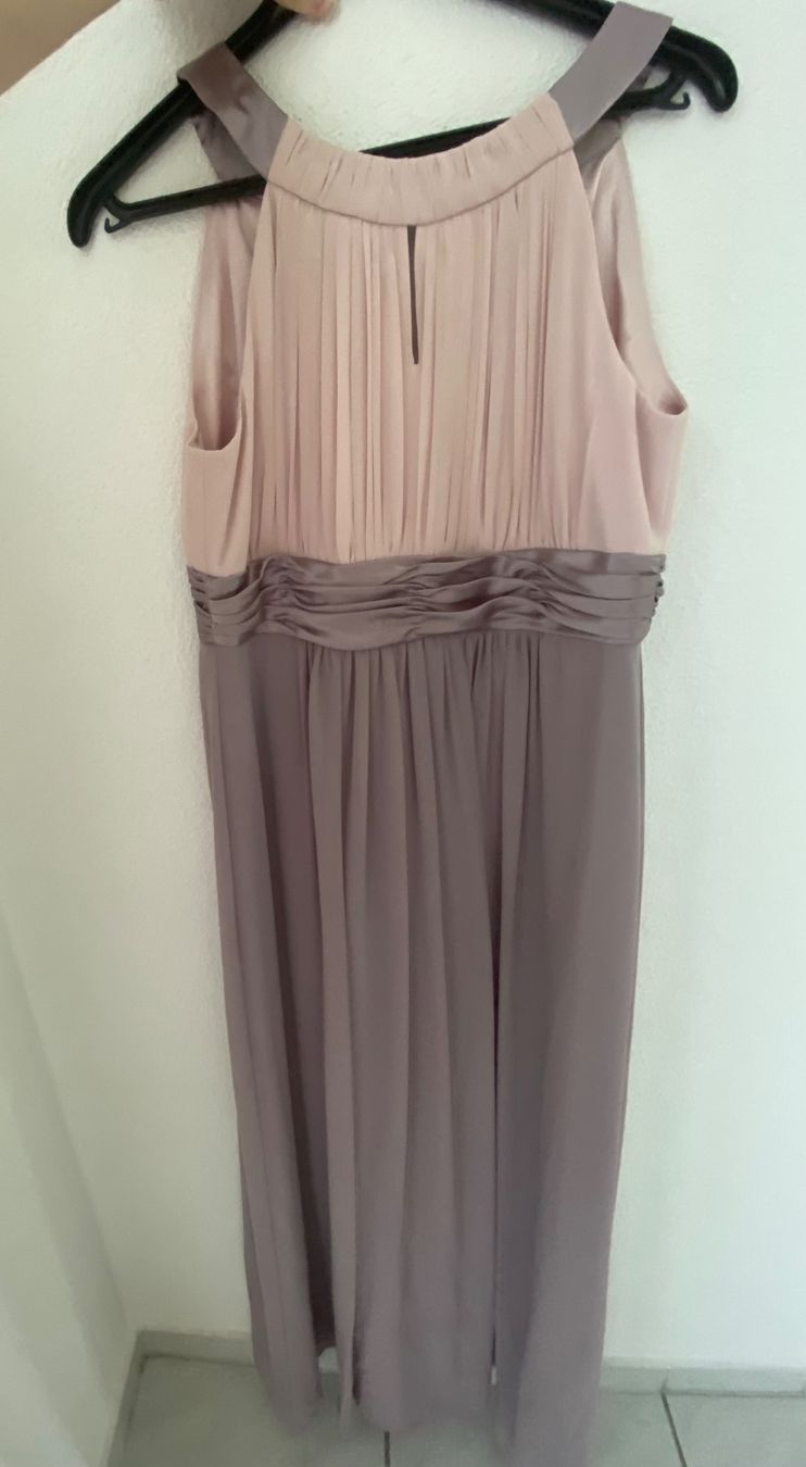 Robes: Abendkleid – D'occasion à Niederglatt ZH par Mary102