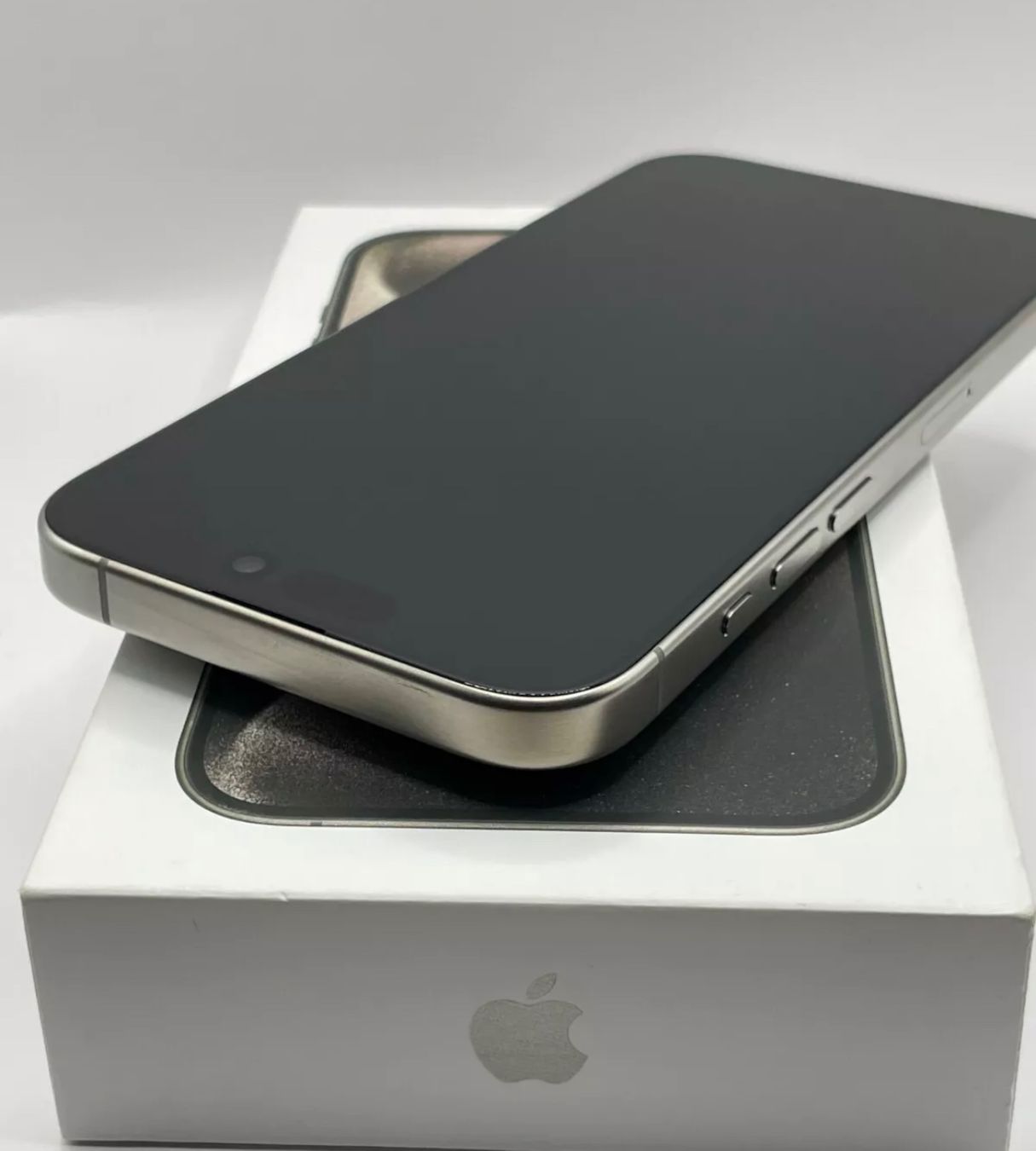 Apple Handys / Smartphones: iphone 15 pro  (256gb) Akku 100% – Gebraucht aus Luzern von Waince786 5