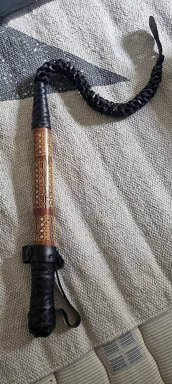 Altro in Accessori per animali: Leder Kamelpeitsche mit Dolch im Griff – Usato da Gutenswil venduto da hawkeye67 2