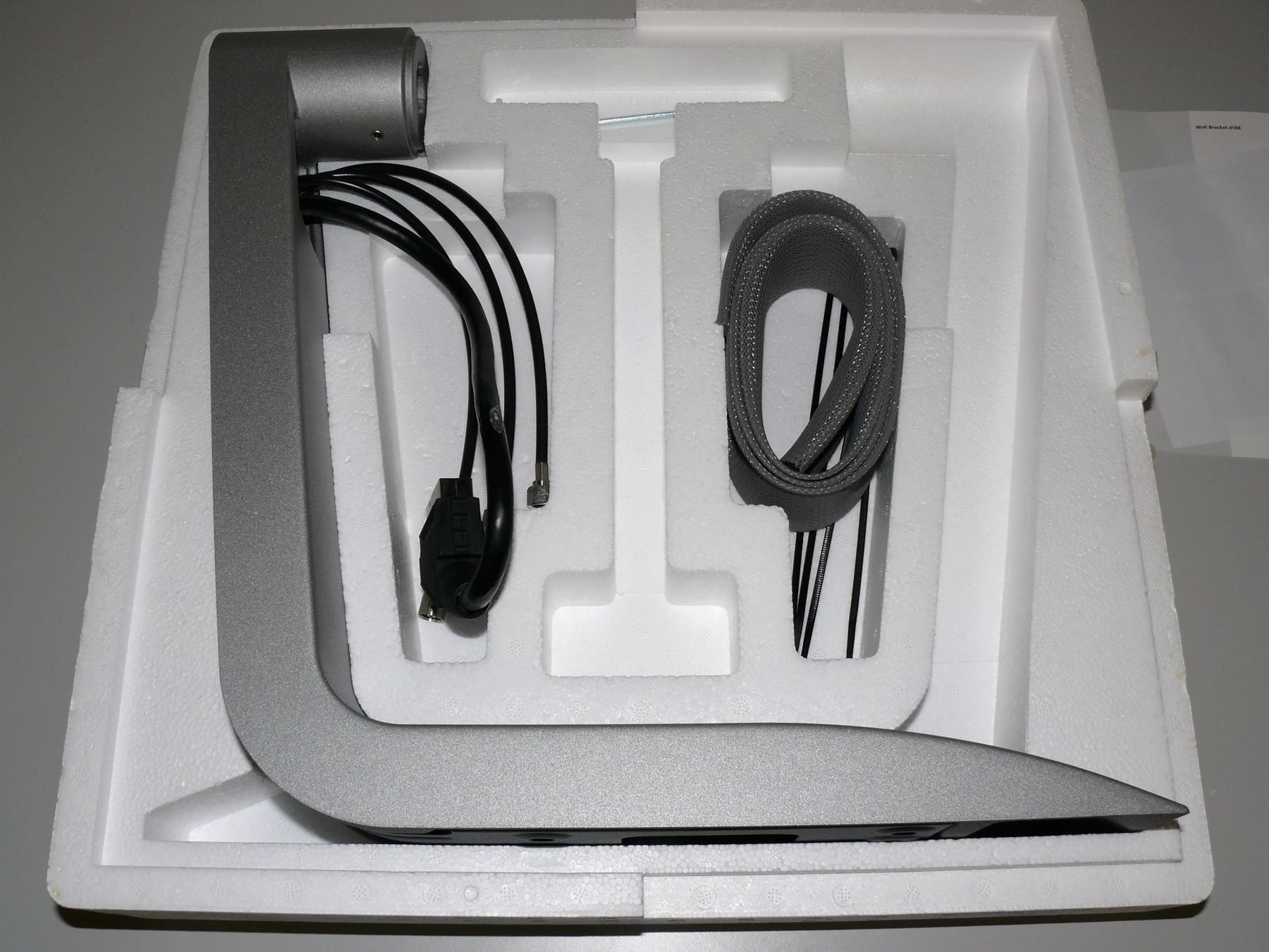 Bang & Olufsen Televisori: BeoVision 1 / BeoCenter 1 Wandhalterung – Nuovo e nell'imballaggio originale da Hochdorf venduto da av-electronics