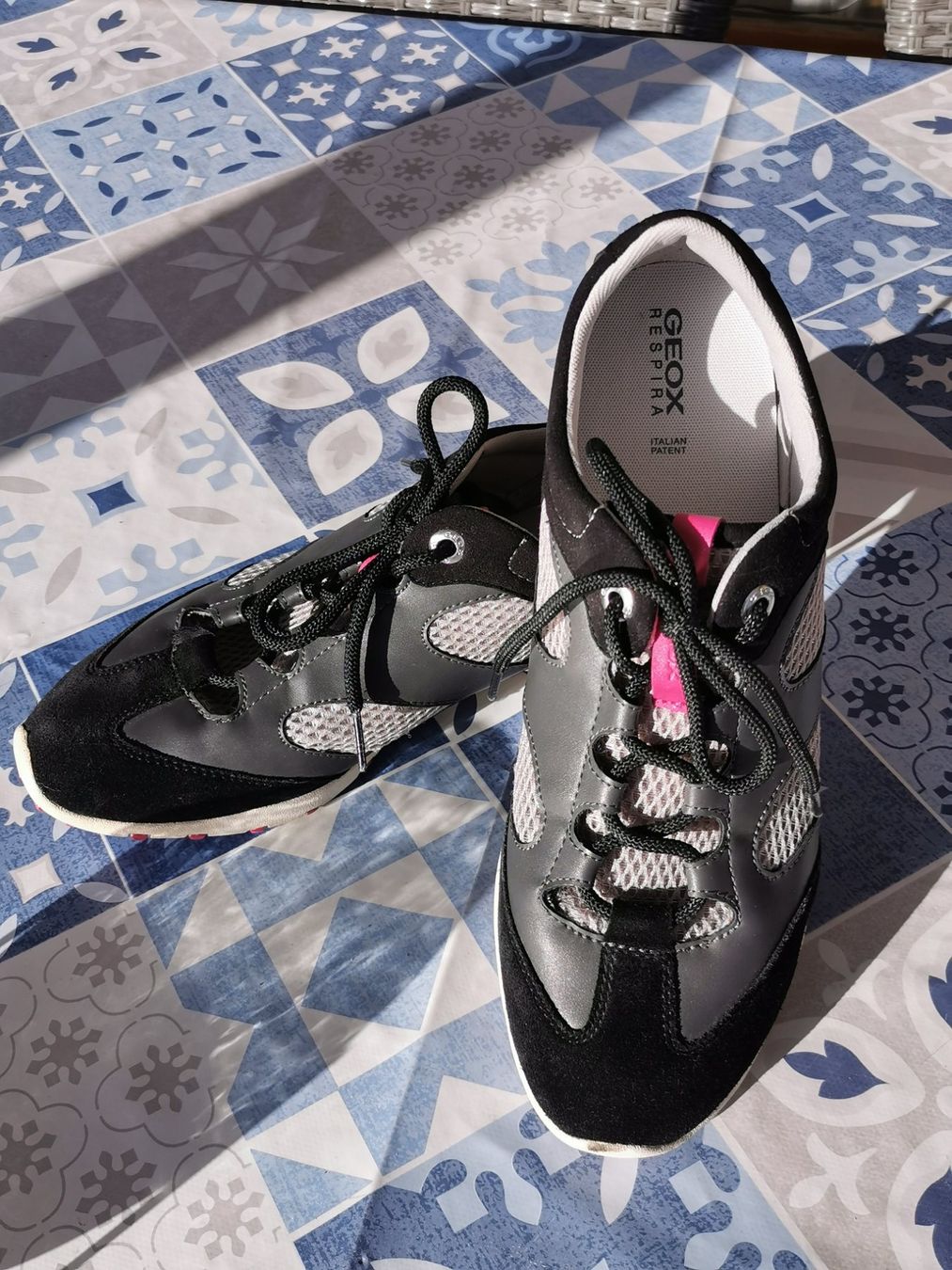 Scarpe da donna: Geox Respira Damen Sneaker Gr. 42 – Usato da Oberwangen b. Bern venduto da Kannenkoenig