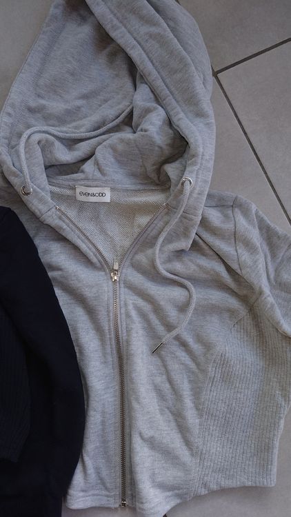 Lotti di vestiti: Even&Odd, Kapuzen Jäckli grau+schwarz, L/XL – Usato da Wattwil venduto da LaLa90 1